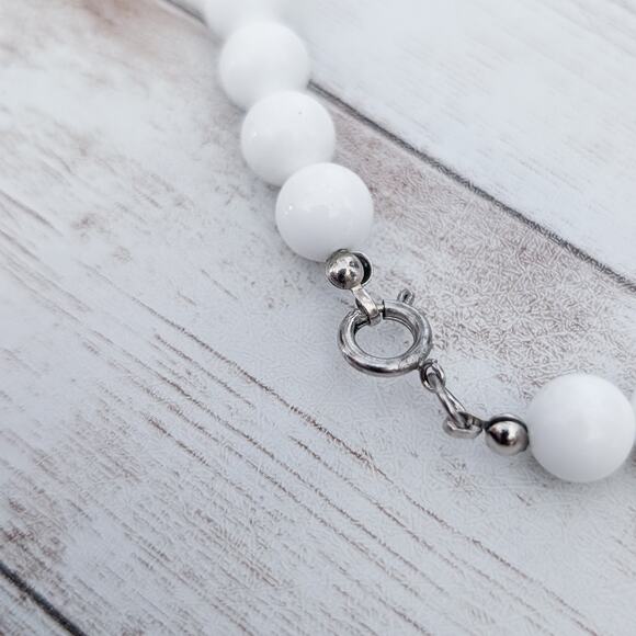 Vintage Necklace Retro Statement Black, White, Cream, Silver Tone - Picture 6 of 9